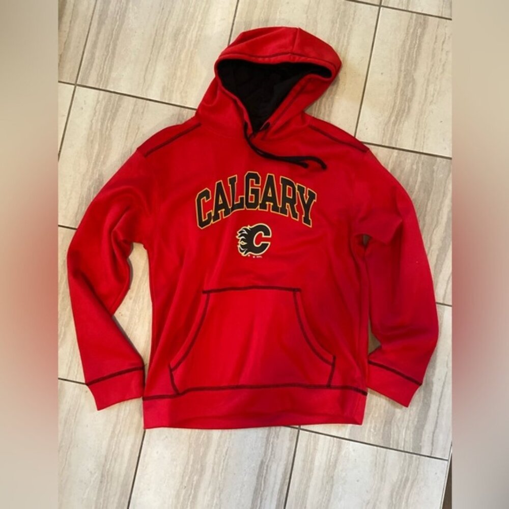 Calgary flames hoodie size medium